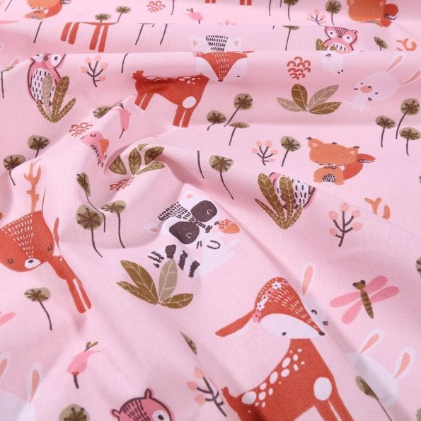 Tissu Coton imprimé Arty Animaux de la forêt sur fond Rose - Par 10 cm
